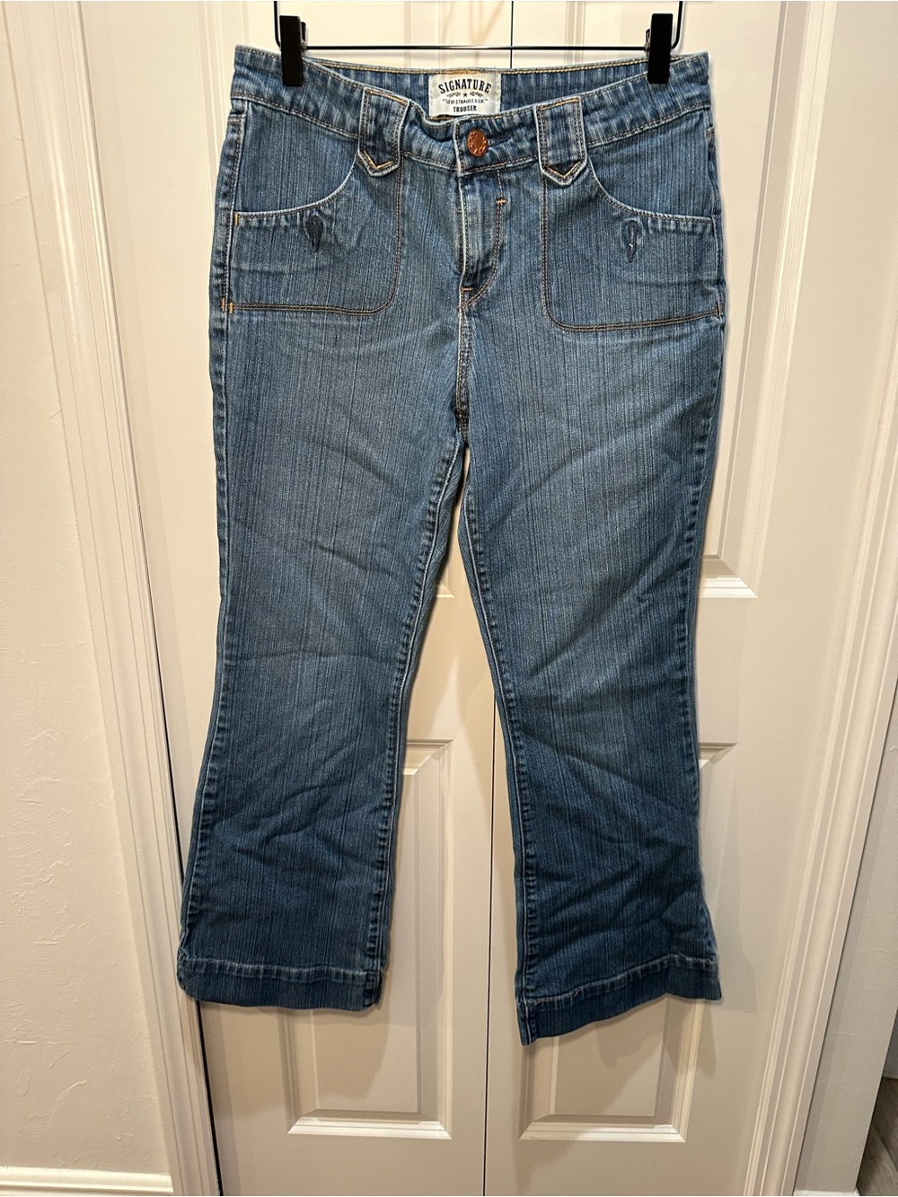 Signature by Levi Strauss Women's Medium Flare Cut Jeans Size 10, 30 Length